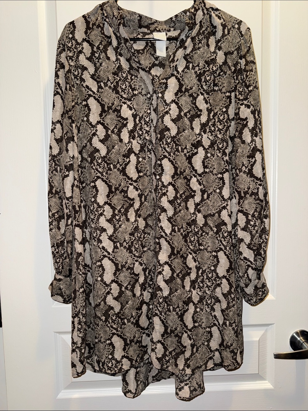 H&M Long-Sleeve Snake-Print Tunic Dress in Black and Cream